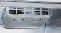 庫内上部への冷却器設置で庫内容積をアップ