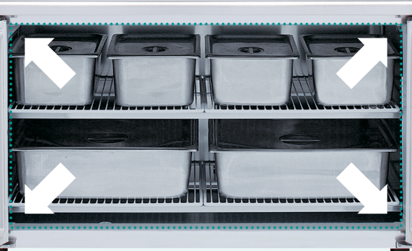 ドアや開口部に出っぱりがなく、庫内広々