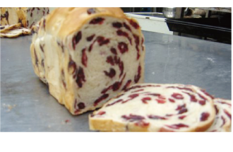 クランベリーブレッド（880円）